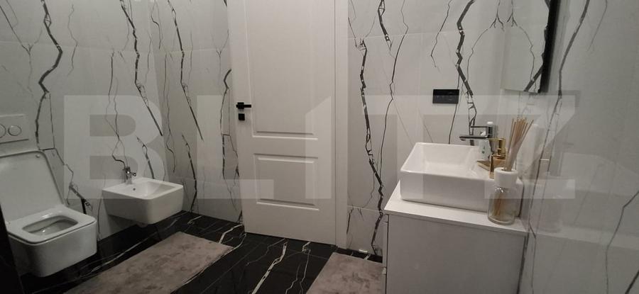 Penthouse cu 8 camere decomandat, mobilat în Frumoasa
