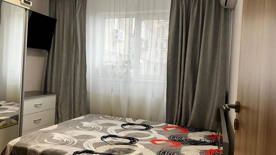 Apartament cu 3 camere decomandat în Crângași