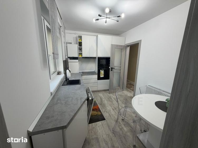Apartament cu 3 camere decomandat în Central