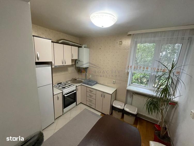 Apartament cu 2 camere semidecomandat în Roșu
