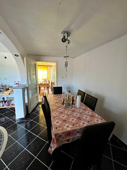 Casă cu 3 camere în Central