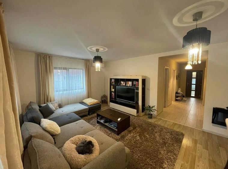 Apartament cu 4 camere decomandat în Moșnița Nouă