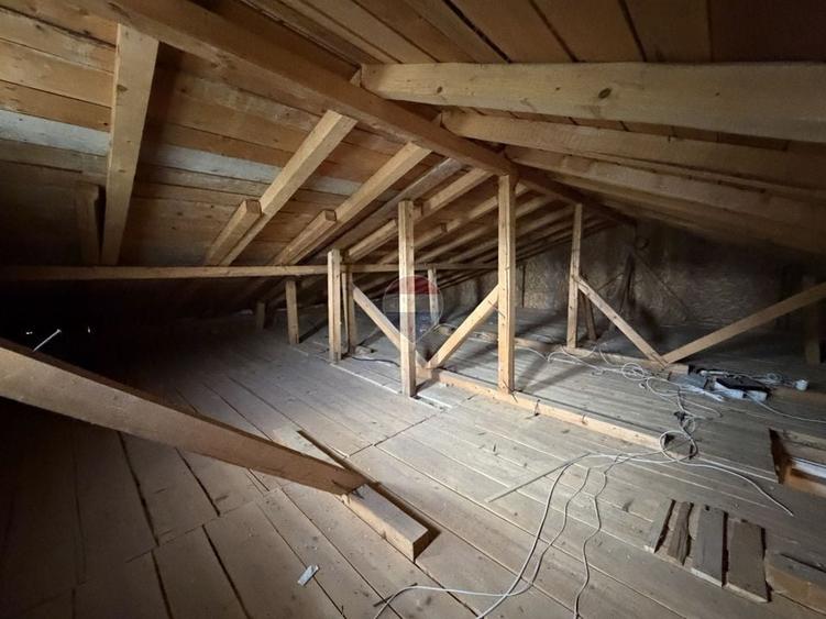 Casă individuală cu 4 camere cu Teren 492 Mp în Vânători