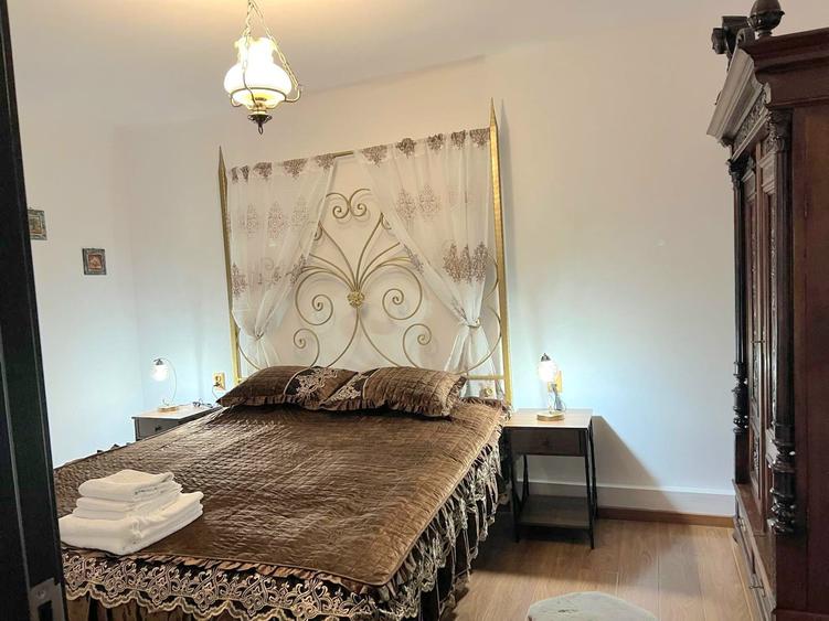 Apartament cu 3 camere decomandat în Centrul Istoric