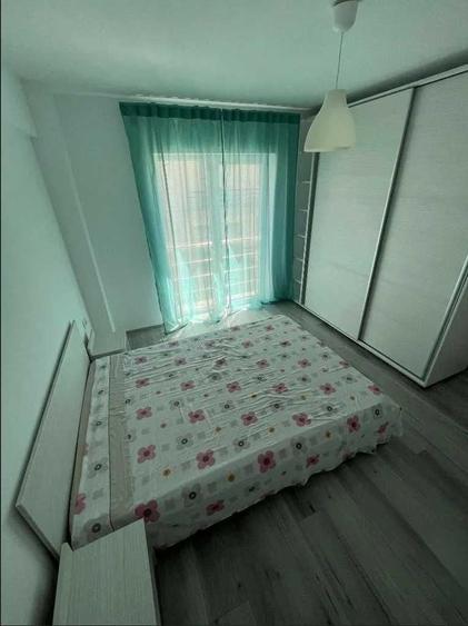Apartament cu 3 camere decomandat în Micro 3