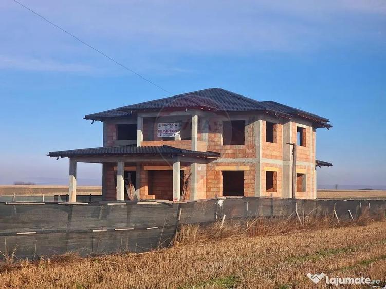 Casa si 74000 metri patrati teren - 13