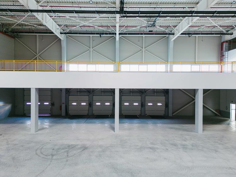 Spațiu industrial, de 9,900 mp, în Dragomirești-Deal