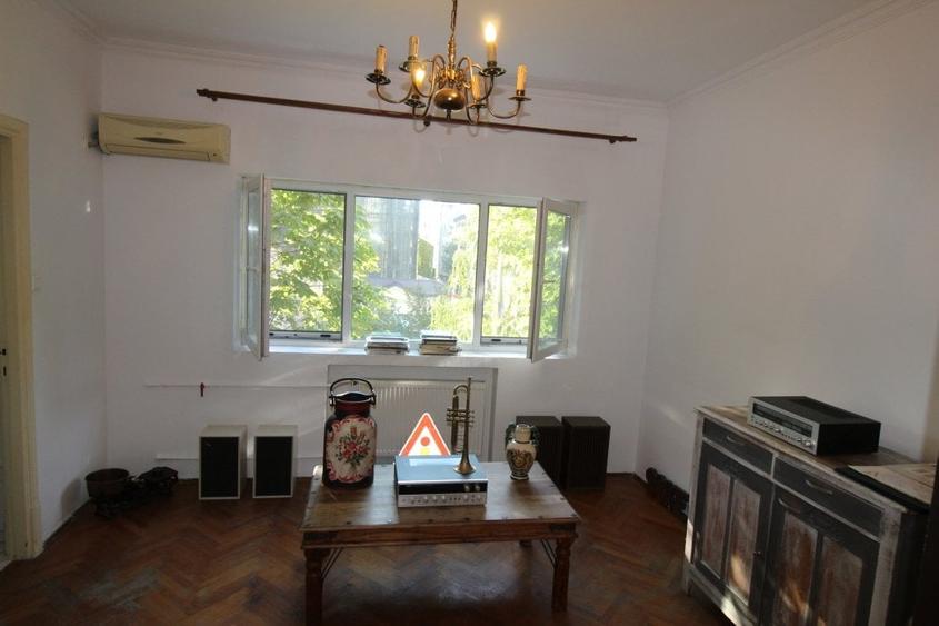 Apartament cu 2 camere decomandat, mobilat în Lahovari