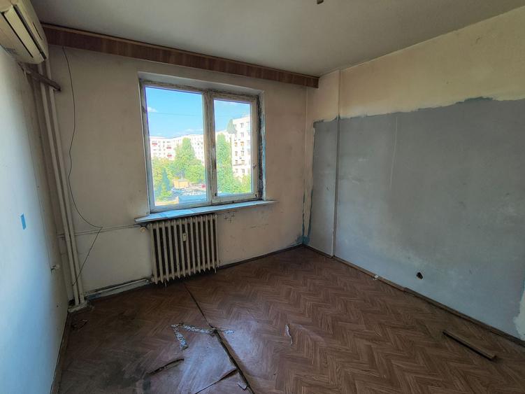 Apartament cu 3 camere în Berceni