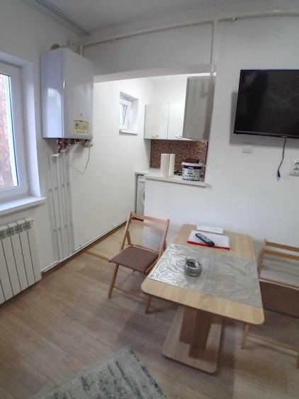 Inchiriez apartament 2 camere - 1