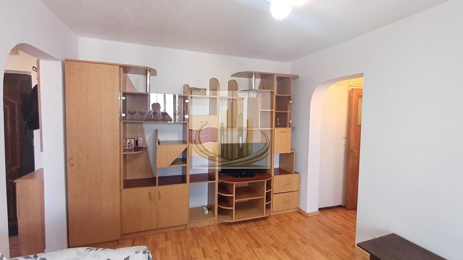 Apartament cu 2 camere semidecomandat în Giurgiului