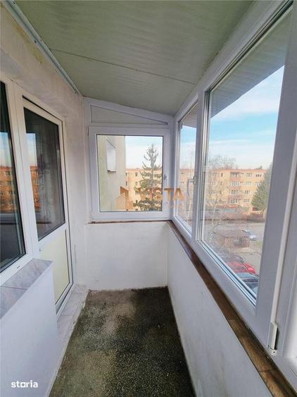 Apartament 2 camere luminos, loc de parcare. Se afla la 5 minute de Co - 5