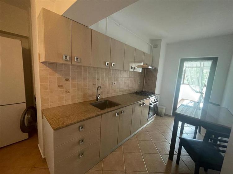 Apartament cu 2 camere decomandat, mobilat în 9 Mai
