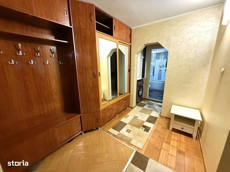 Apartament cu 2 camere decomandat în Nicolina