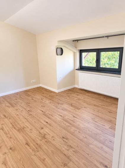 Apartament cu 3 camere decomandat în Băneasa