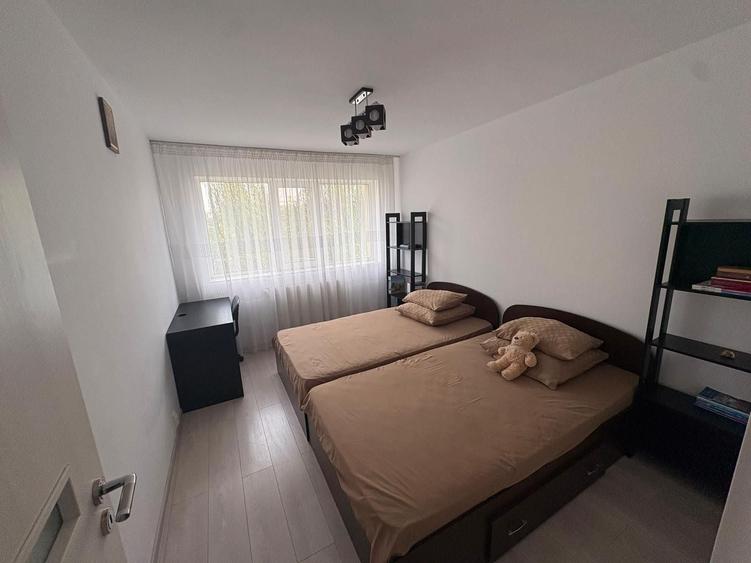 Apartament cu 2 camere decomandat în Micro 6
