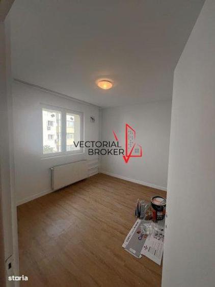 Apartament cu 3 camere decomandat în Dristor
