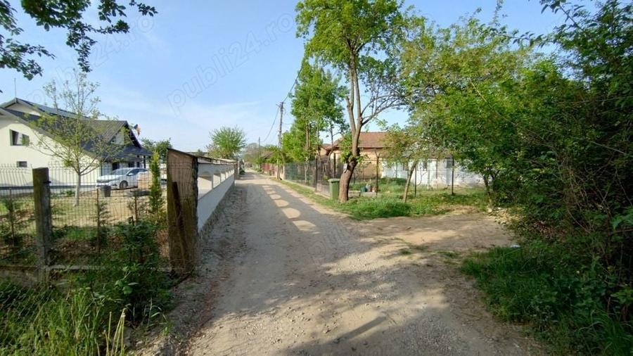Teren de 2200 mp, în Olteni