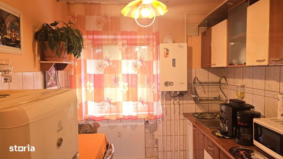 Apartament cu 2 camere semidecomandat în Zamfirescu