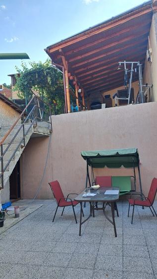 Casă cu 2 camere în Central
