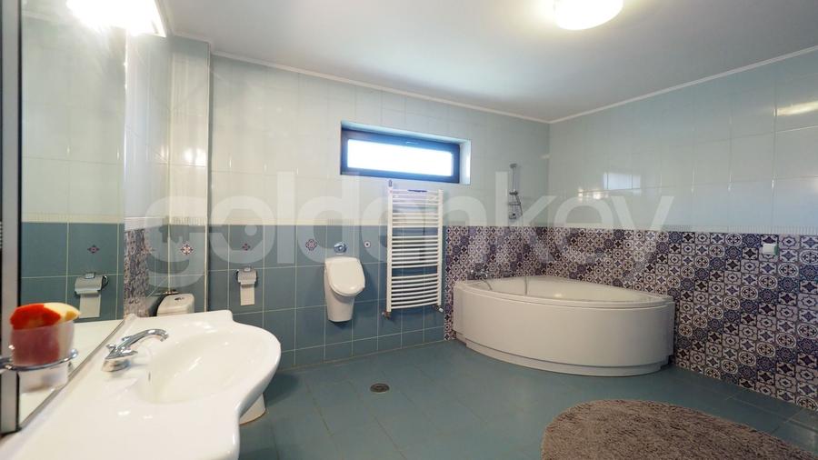 Casă individuală cu 6 camere cu Canalizare în Pipera