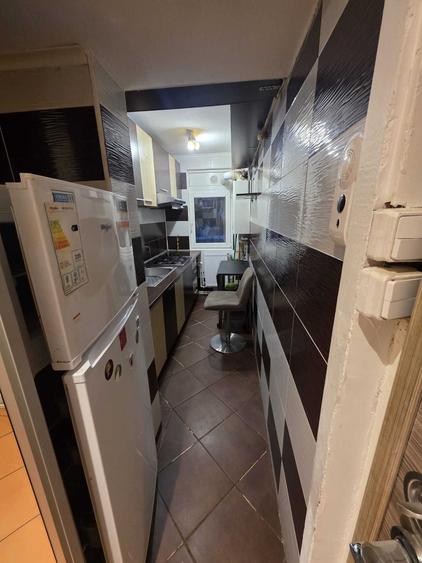 Apartament cu 3 camere semidecomandat în Central
