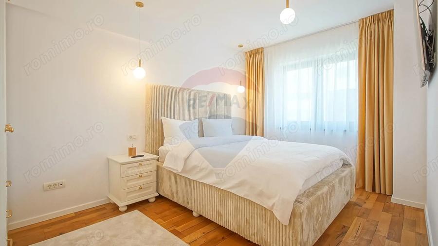 Apartament cu 3 camere decomandat în Noua