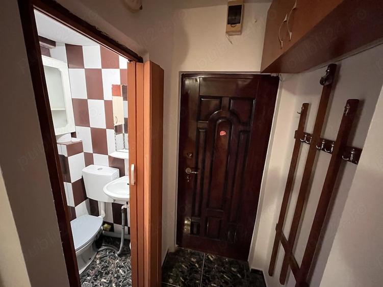Garsonieră decomandată în Complex Studențesc