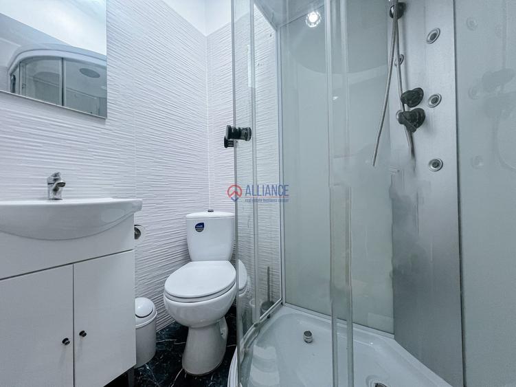 Apartament cu 3 camere decomandat în Palazu Mare