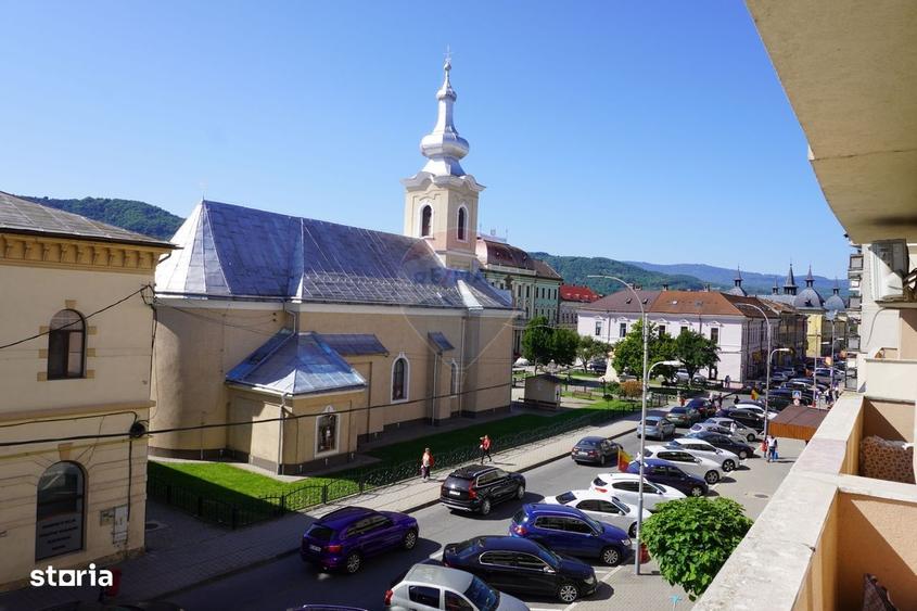 Apartament cu 3 camere, mobilat în Ultracentral