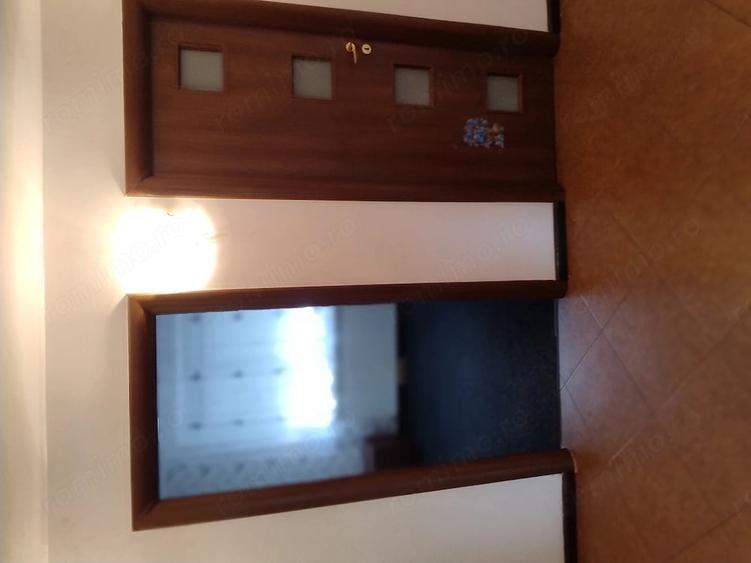 Apartament cu 4 camere decomandat în Mărăței