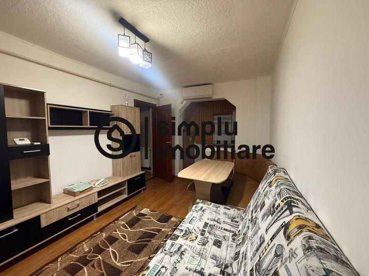 Apartament cu 3 camere semidecomandat, mobilat în Craiovița Nouă