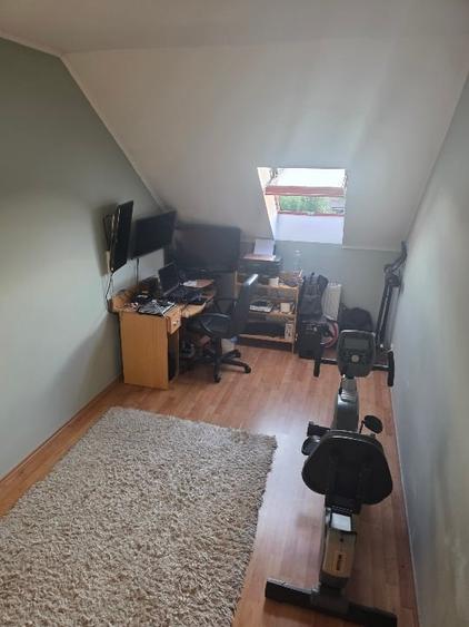 Apartament cu 3 camere în Vărșand