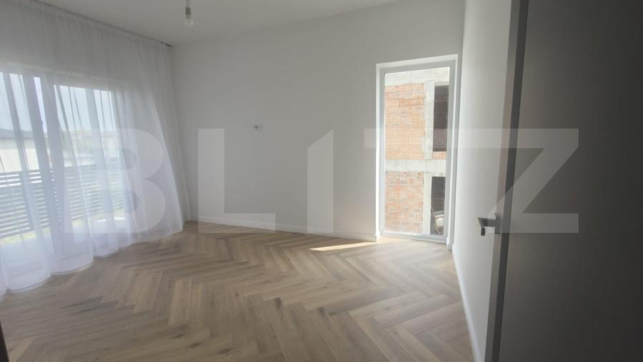 Duplex cu 4 camere cu Canalizare în Bucium
