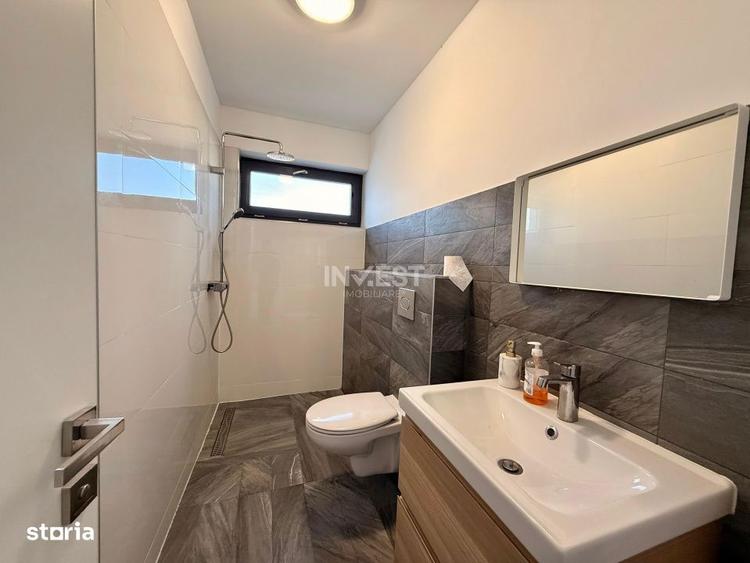 Casă cu 5 camere cu Teren 950 Mp în Bucium