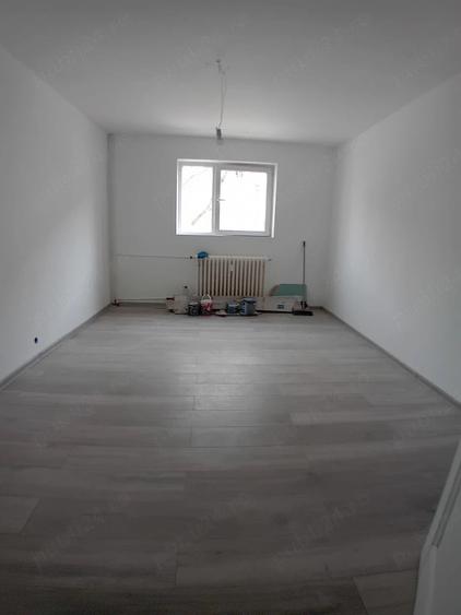 Garsonieră decomandată în Buziașului