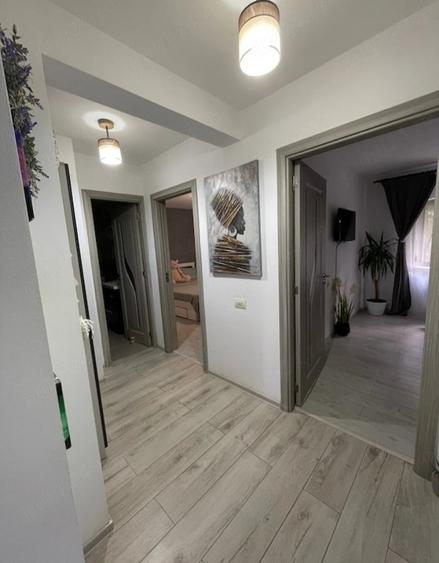 Apartament cu 3 camere decomandat în Baicului