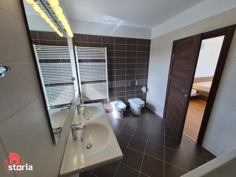 Apartament cu 4 camere decomandat în Est