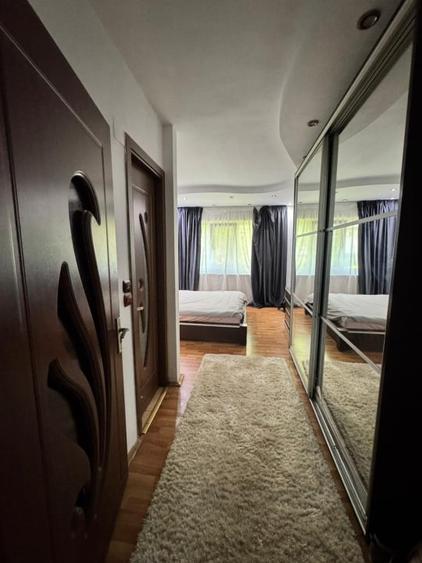 Apartament cu 3 camere decomandat, mobilat în Vasile Alecsandri