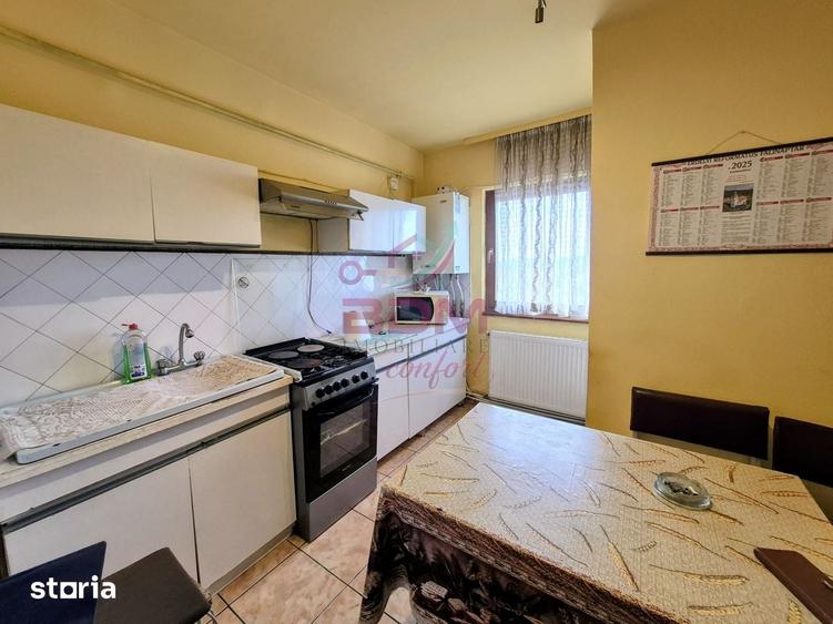 Apartament cu 3 camere decomandat în Micro 1