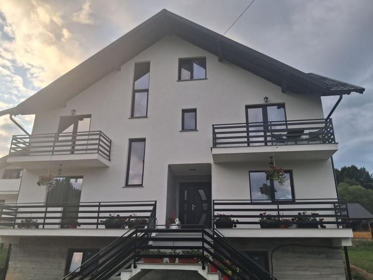 Casă cu 4 camere în Mănăstirea Humorului