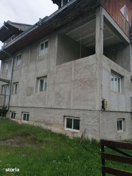 Casă cu 6 camere cu Teren 1326 Mp în Panaci