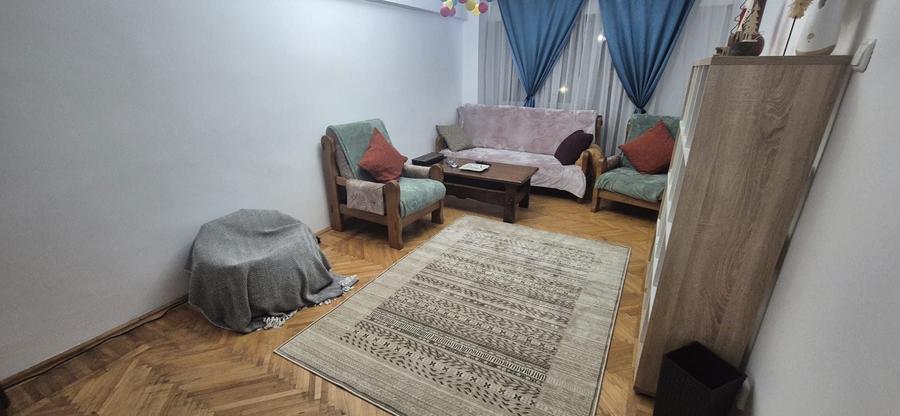 Apartament cu 2 camere decomandat în Colanu