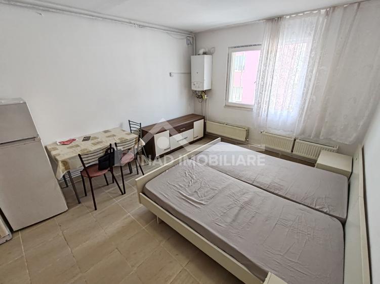 Garsonieră semidecomandată, mobilată în Dâmbul Rotund