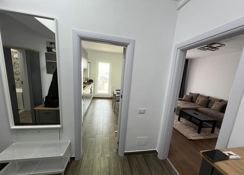 Apartament cu 2 camere decomandat în Titan