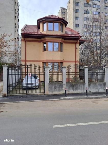 Casa cu 5 camere si curte, Colentina