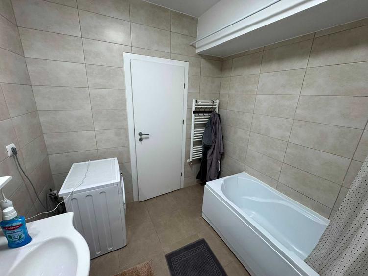 Apartament cu 2 camere semidecomandat în Mărăști