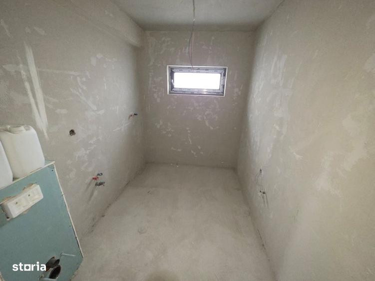 Casă cu 4 camere cu Teren 300 Mp în Dâmbul Rotund