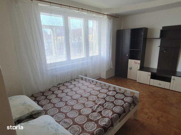 Apartament cu 2 camere decomandat, mobilat în Central