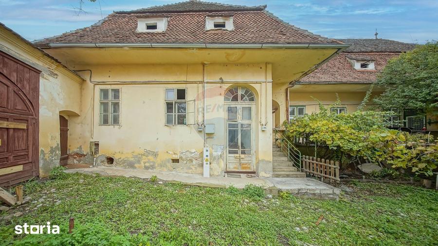 Casă cu 5 camere cu Teren 479 Mp în Schei